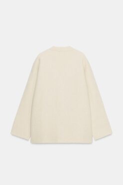 Alternative view of ÁO KHOÁC DỆT KIM CỔ CHỮ V